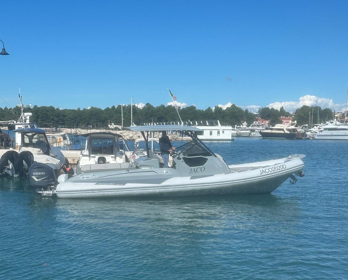 Cayman 35 Executive